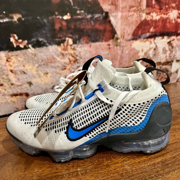 BRAND NEW NIKE VAPORMAX 2021 - Picture 2 of 7
